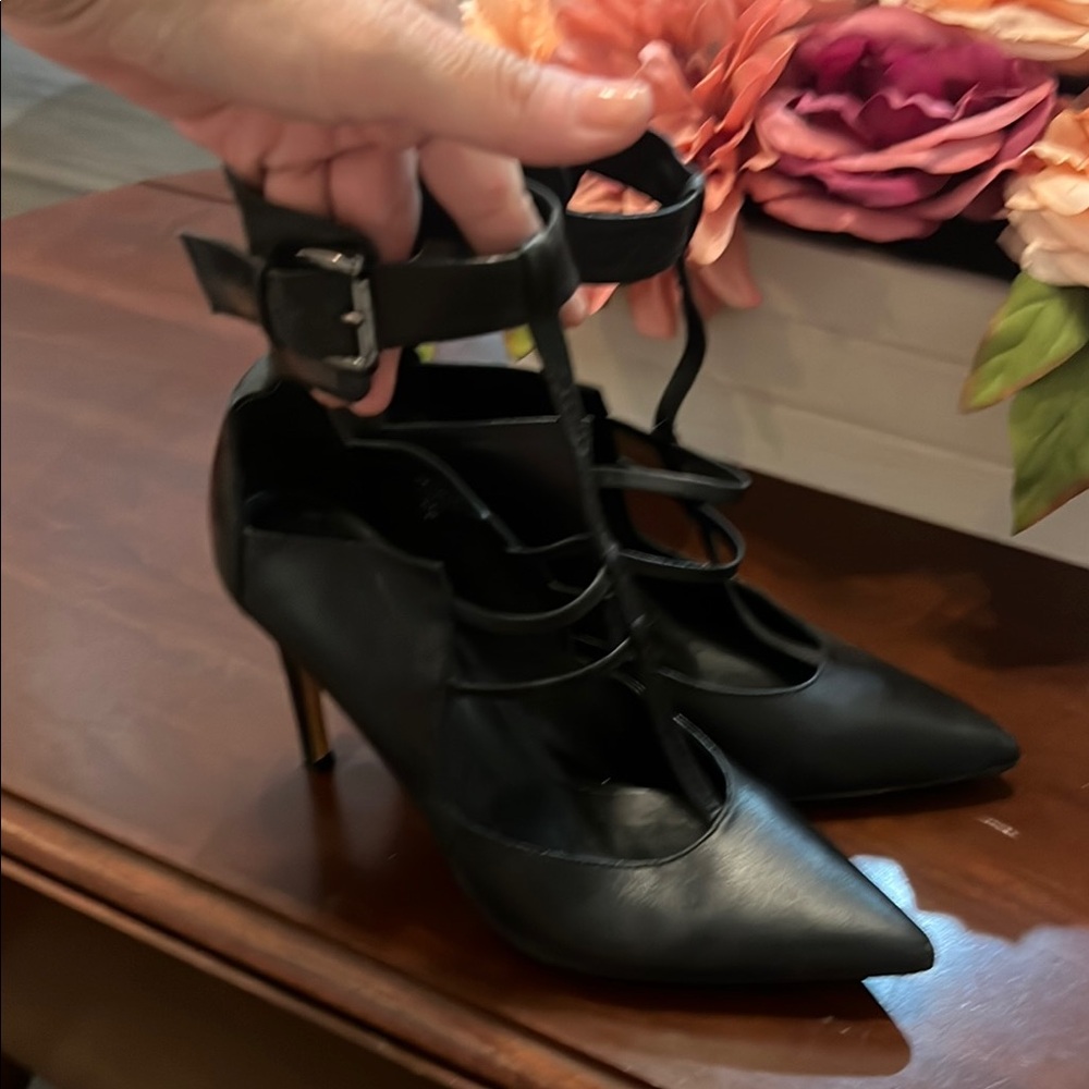 Marciano Leather Elegant Black Strappy Women's Shoes - Picture 6 of 9
